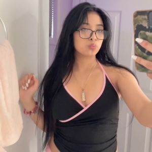 Meet your Posher, Hilary